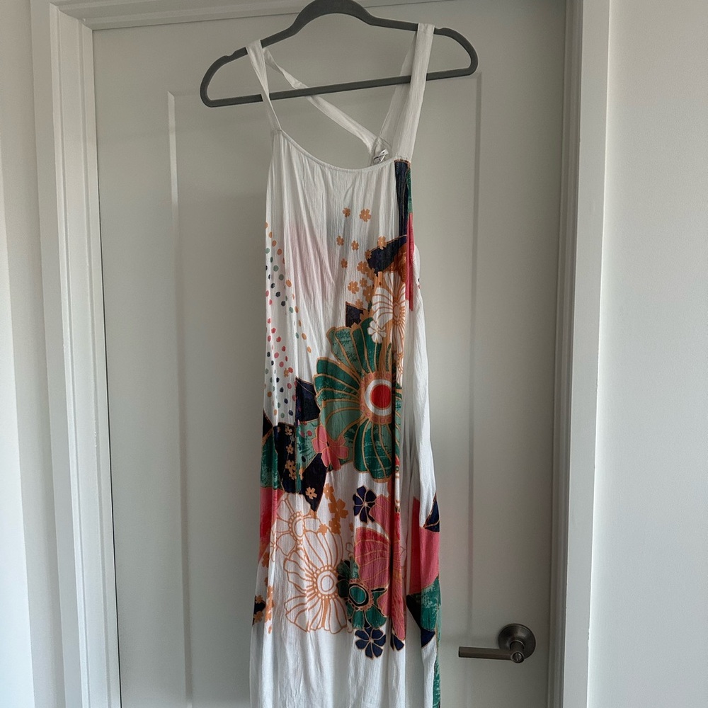 NWT O’Neil Floral Print Maxi Swim Coverup Dress - White, Green, Red
